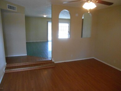 living room_1439414574181_6