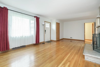 724 Drummond Ct, Columbus, OH 43214 - photo 5