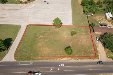 1047 N Main St, Springtown, TX 76082 - photo 4