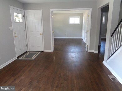 220 Woodpecker Ln, Mount Holly, NJ 08060 - photo 5