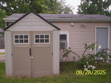 121 S Wisconsin St, Hobart, IN 46342 - photo 3