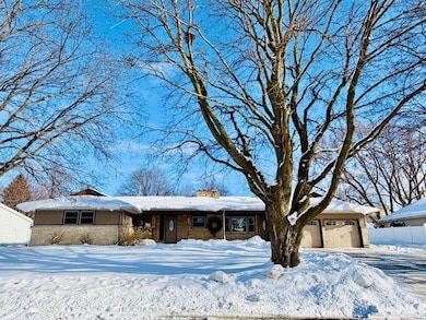 726 28th Ave, Monroe, WI 53566 - photo 3