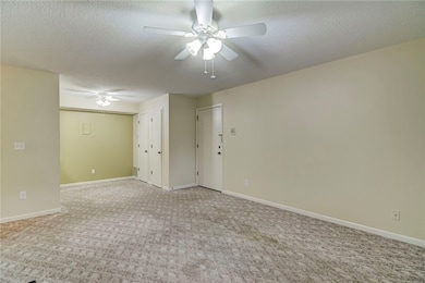 427 Woodside Trail unit E13, Decatur, IL 62521 - photo 2