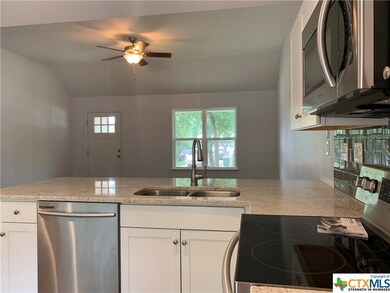 1004 Clyde St, San Marcos, TX 78666 - photo 5