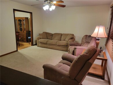 6643 Larsen Ln, Shawnee, KS 66203 - photo 2