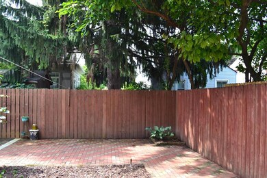 Merion_Village_339_Reinhard_Ave_Patio