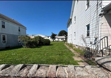 326 Washington St, Freeland, PA 18224 - photo 6