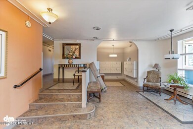 04-Lobby_IMG_1035_SSW