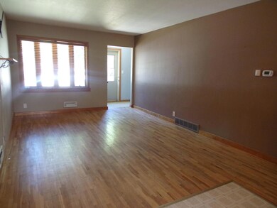 1109 E 3rd Ave, Mitchell, SD 57301 - photo 3