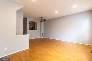 43147 Huntsman Square, Broadlands, VA 20148 - photo 2