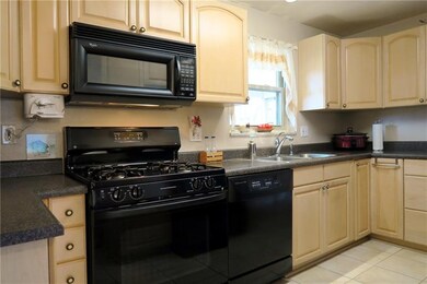 Kitchen:  8x14