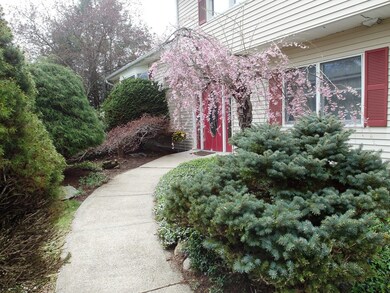 14 Westfield Dr, Holliston, MA 01746 - photo 2