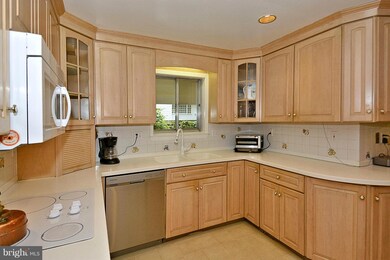 13002 Middlevale Ln, Silver Spring, MD 20906 - photo 3