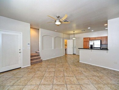 004_Living - Kitchen