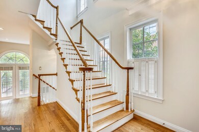 4704 Monaco Cir, Bethesda, MD 20814 - photo 2