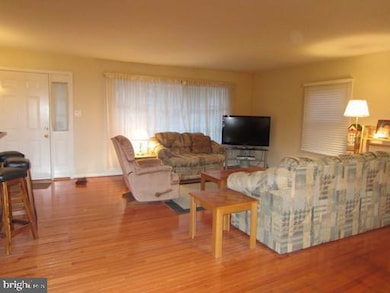 2131 Pimmit Dr, Falls Church, VA 22043 - photo 2