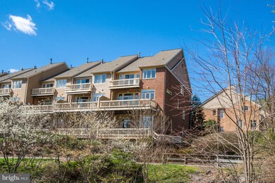 11512 Hemingway Dr, Reston, VA 20194 - photo 3