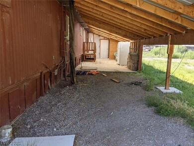 Carport
