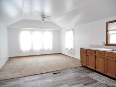 8 New York Ave, Rensselaer, NY 12144 - photo 3