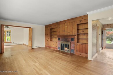 21 Hunt Terrace Greenwich CT-large-013-0