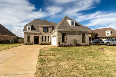 1727 Emery Cir E, Nesbit, MS 38651 - photo 2