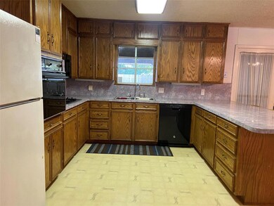 1712 Merrywood Way, Gainesville, TX 76240 - photo 7