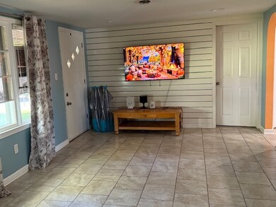 829 W Windsor Ave, Crete, IL 60417 - photo 3