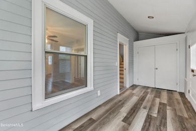 121 Plunkett St, Pittsfield, MA 01201 - photo 4