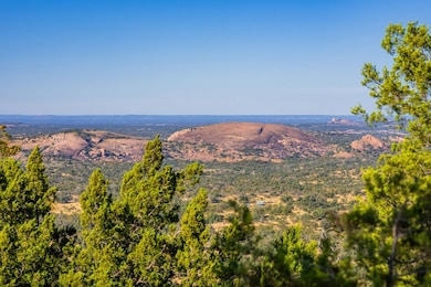 527 Walter Rd, Fredericksburg, TX 78624 - photo 3