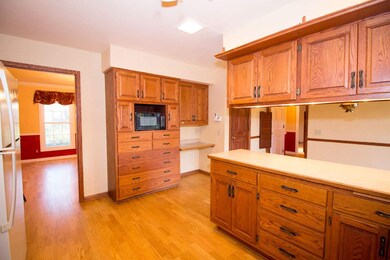 6128 Knollwood Dr, Oregon, WI 53575 - photo 5