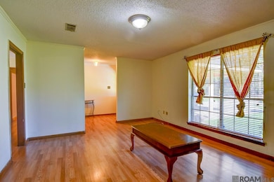 15182 Russell Ln, Glynn, LA 70736 - photo 4