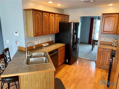 1251 Winchester Ct, Findlay, OH 45840 - photo 4