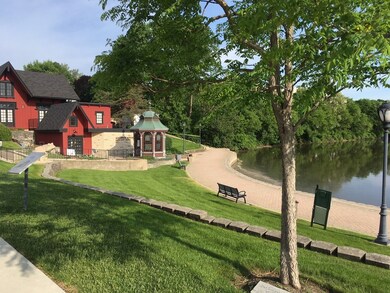 262 N Water St, Batavia, IL 60510 - photo 4