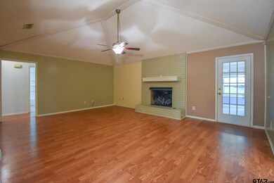 802 W Rieck Rd, Tyler, TX 75703 - photo 5