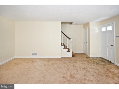 209 Evergreen Ave, Folsom, PA 19033 - photo 3