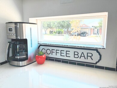 9546 Autumn Run Ln, Converse, TX 78109 - photo 6