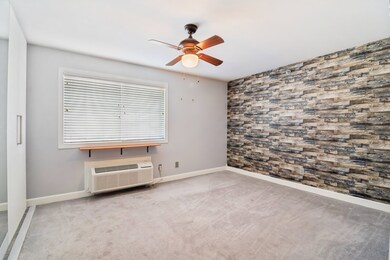 3170 W Monroe St unit 311, Waukegan, IL 60085 - photo 5