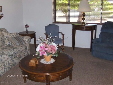 949 S RESEDA LIVING ROOM190