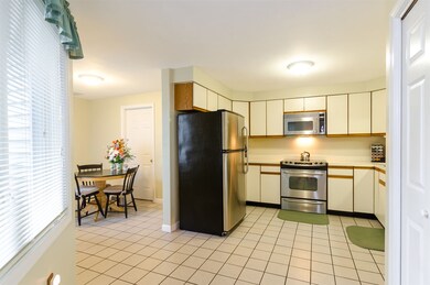 13 Walden Pond Dr, Nashua, NH 03064 - photo 5