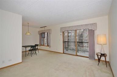820 Graceland Ave unit 401, Des Plaines, IL 60016 - photo 2