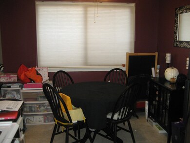 82 Sandywood Ln, Staten Island, NY 10309 - photo 6