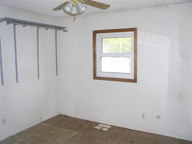 1833 Welshire Dr, Davenport, IA 52806 - photo 6