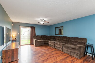 2674 Longleaf Dr, Greenwood, IN 46143 - photo 4