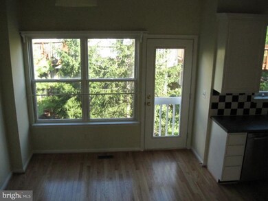 2530 James Madison Cir, Herndon, VA 20171 - photo 3