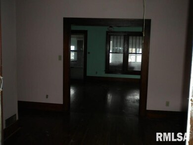 615 W Poplar St, Harrisburg, IL 62946 - photo 3