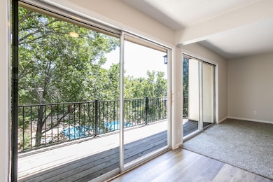 Dining to balcony
