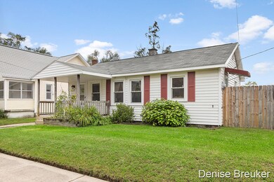 927 Aberdeen St NE, Grand Rapids, MI 49505 - photo 2