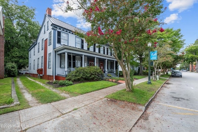 215 Pollock St, New Bern, NC 28560 - photo 4