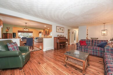 1 Robbern Rd, Hopkinton, MA 01748 - photo 3