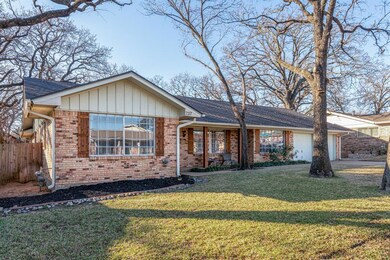 737 W Pleasantview Dr, Hurst, TX 76054 - photo 3